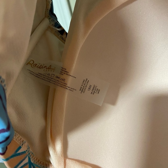 Raisins  Bikini ruffle Top - Picture 8 of 13